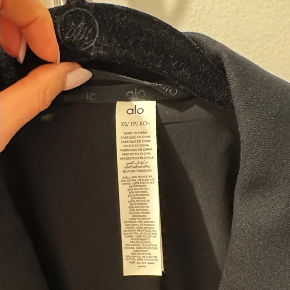 ALO Yoga Cropped First-Class Blazer black size xs - Picture 6 of 8